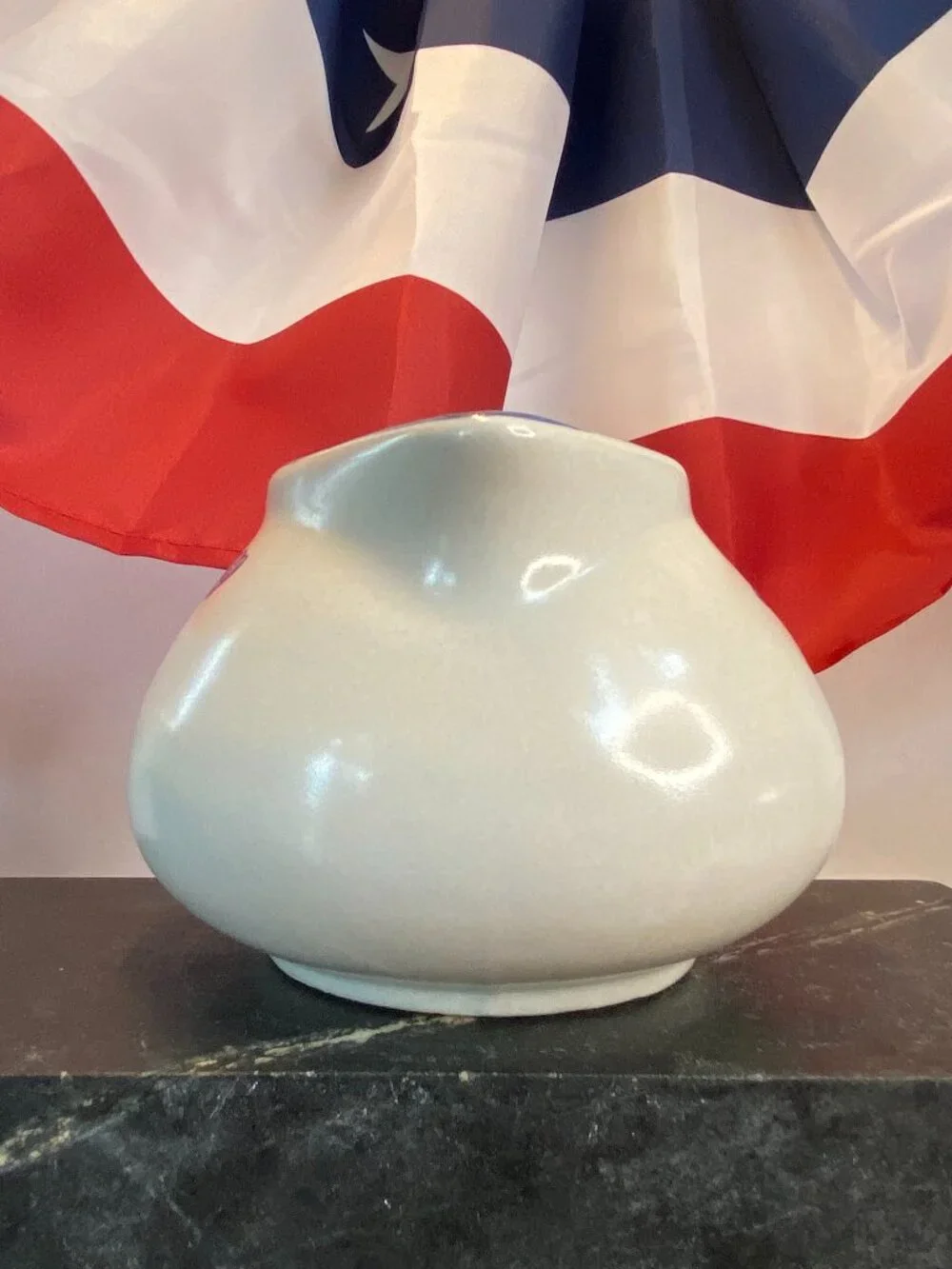 Pfaltzgraff Stoneware Round Gravy Pitcher/Boat Yorktowne Pattern (#414Y)